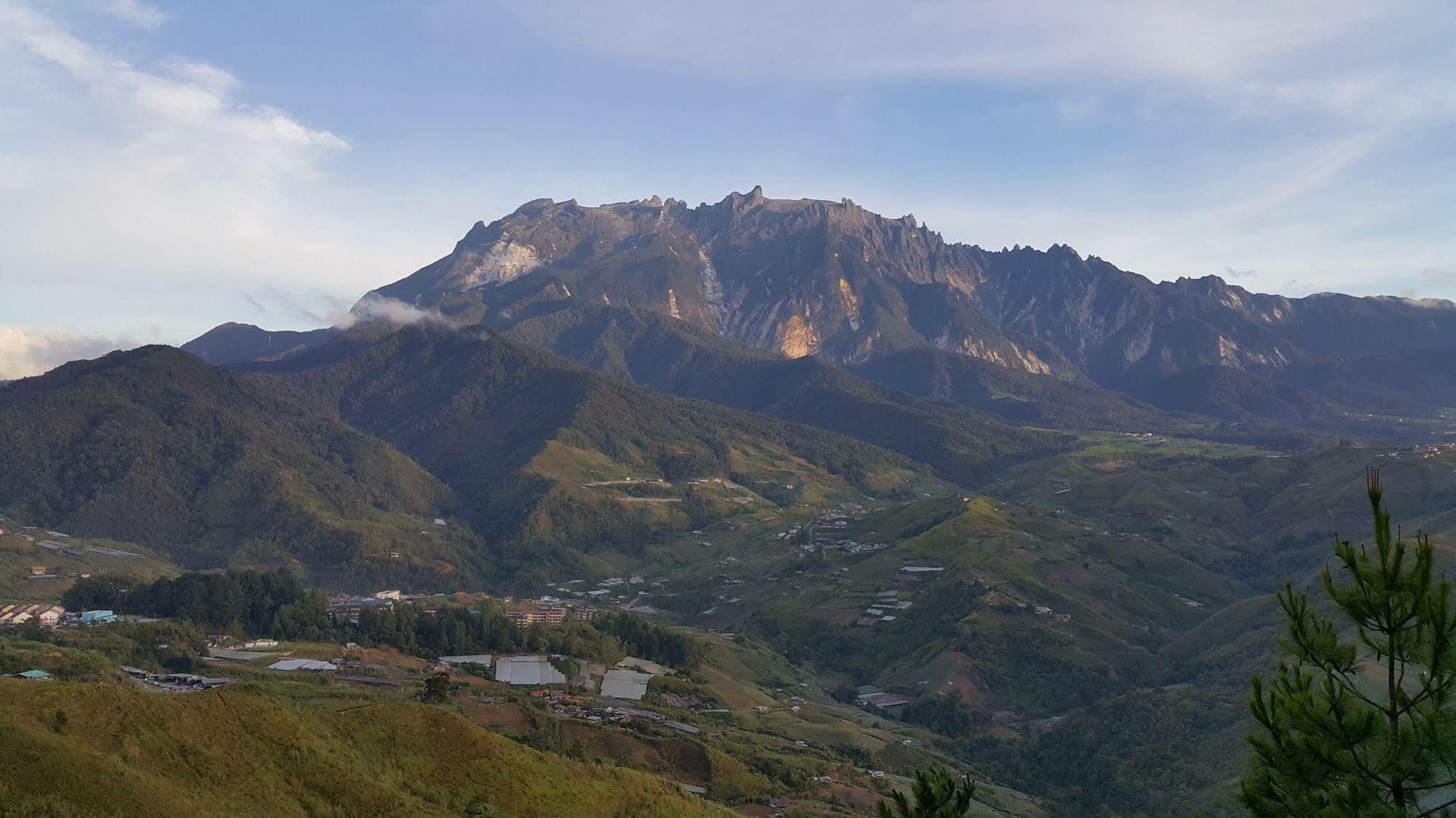 Отель Crystal Hill R Kundasang Экстерьер фото