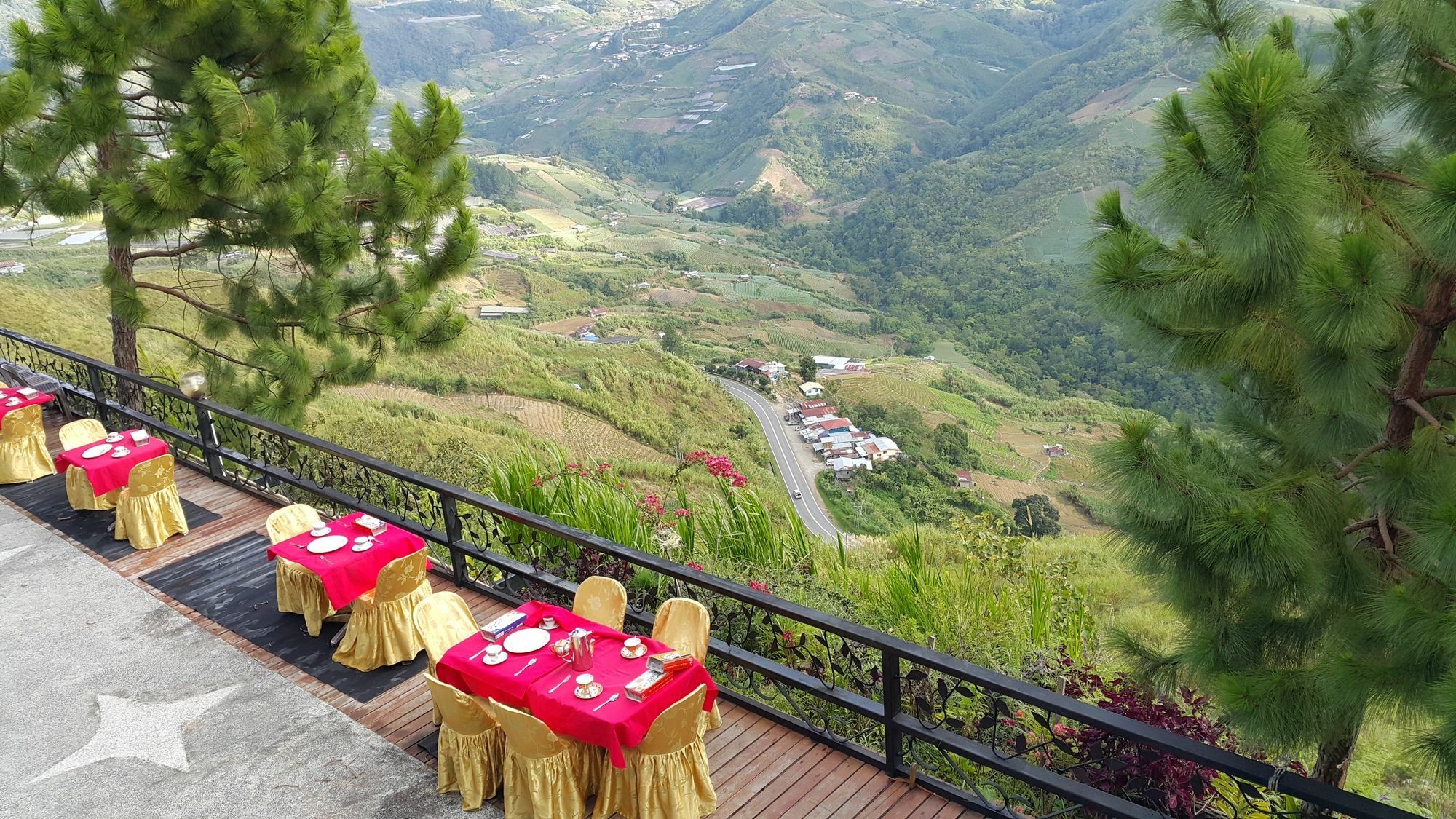 Отель Crystal Hill R Kundasang Экстерьер фото